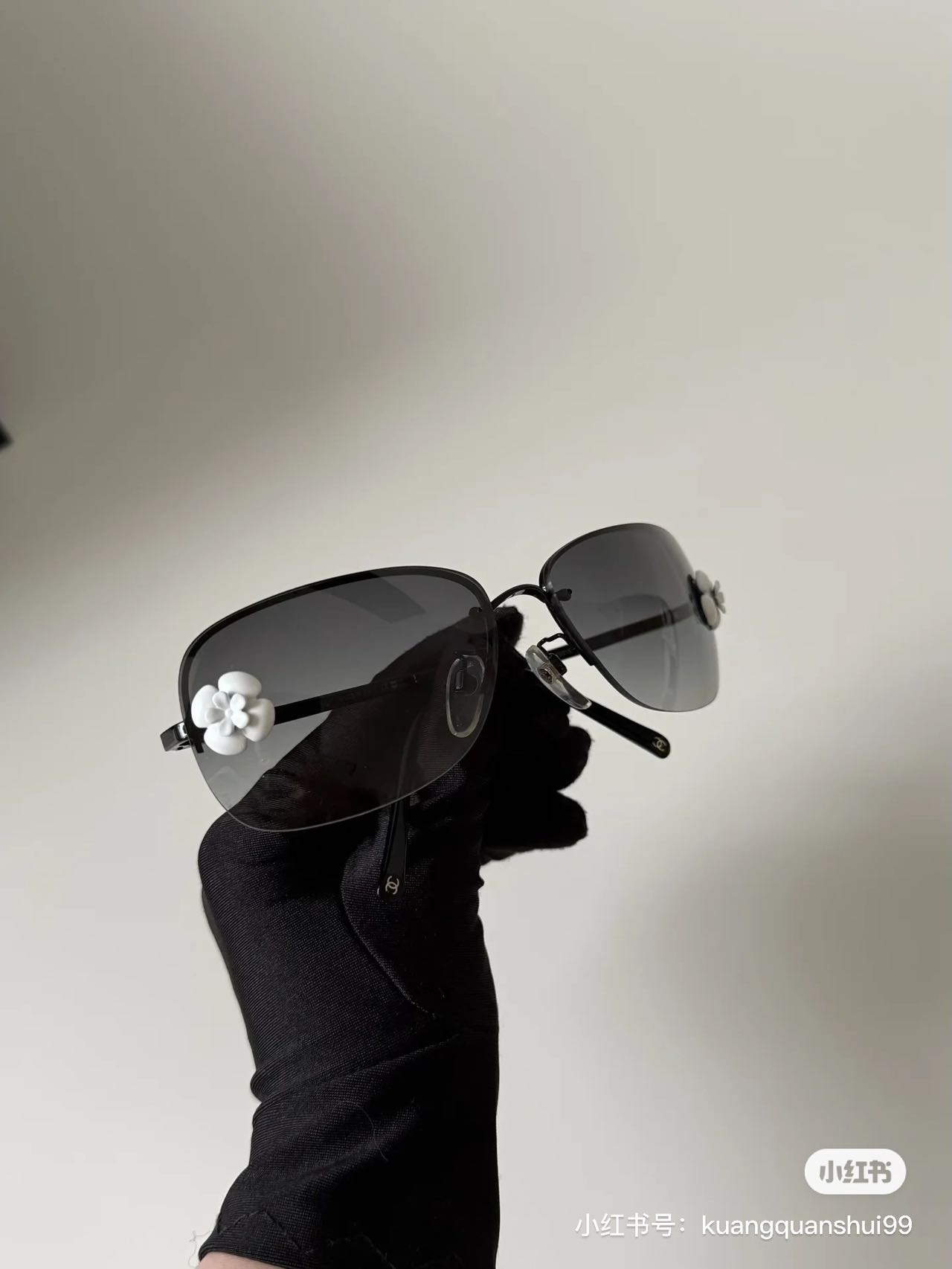 Women’s Trendy 3D Flower Sunglasses – Vintage Chic Eyewear