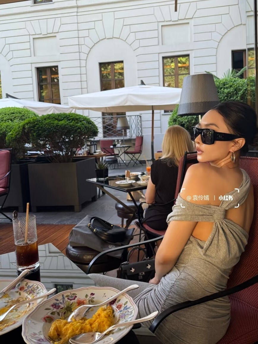 Women’s Luxury Square Sunglasses – Black Frame with Red Tinted Lenses