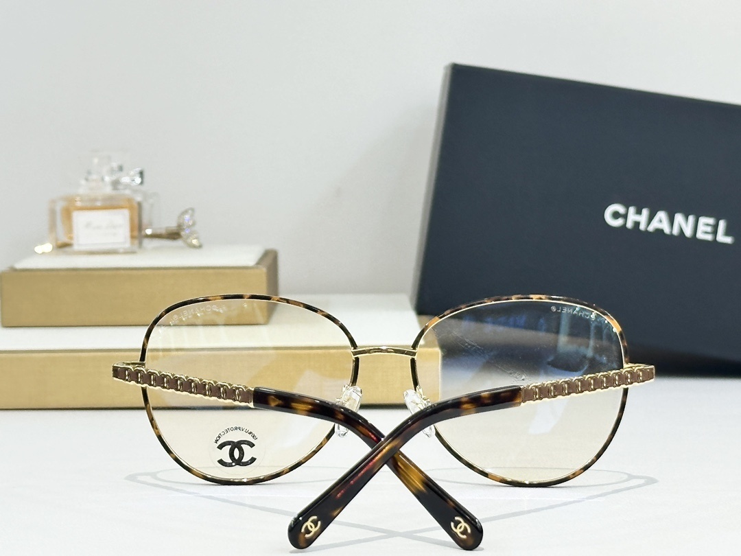 Chanel Luxury Metal Round Eyeglass Frames – Elegant Optical Design