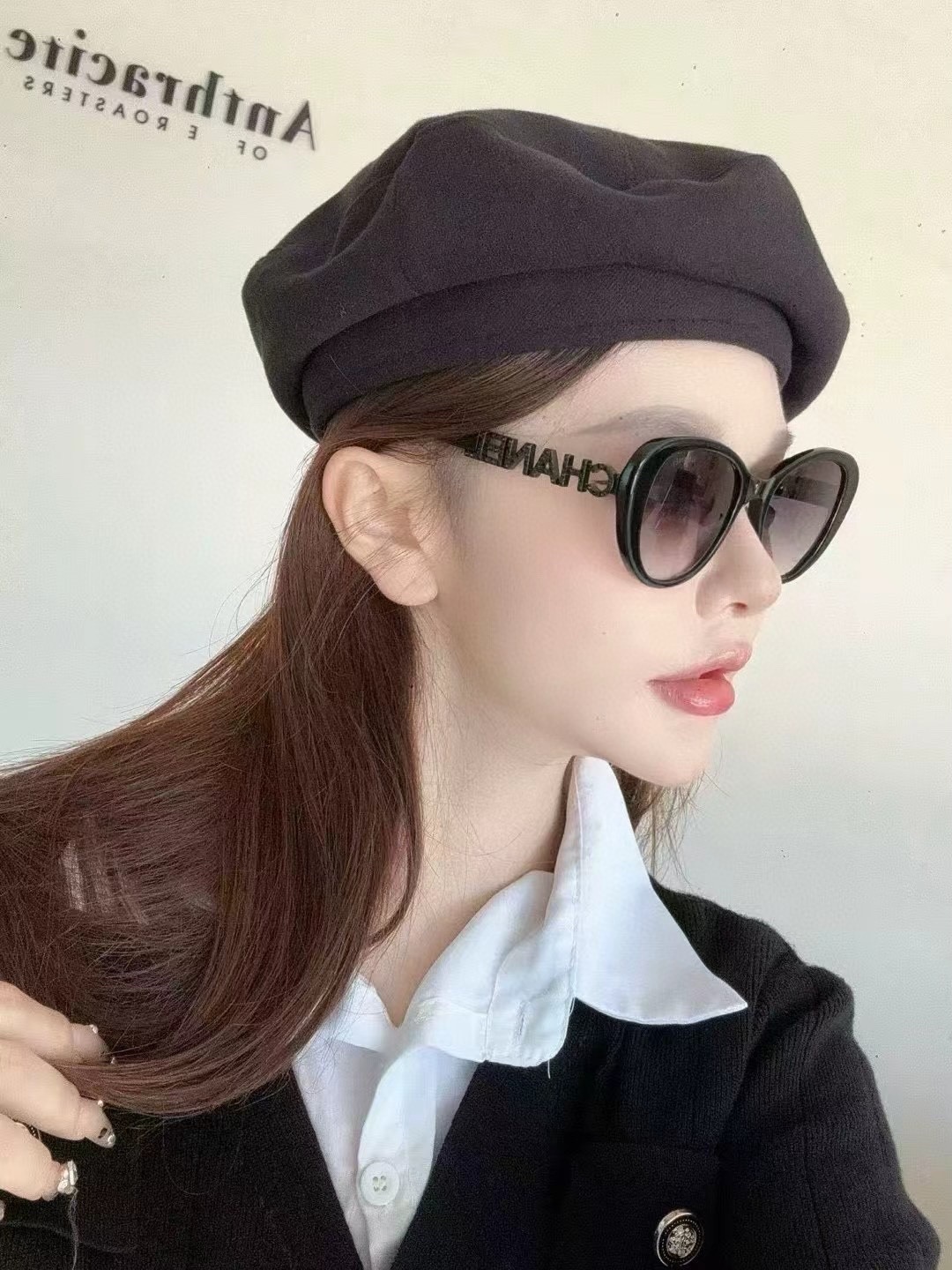 Luxury Women’s Cat-Eye Sunglasses with Designer Letter Temples