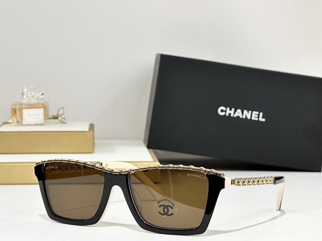Chanel Gold Chain Sunglasses – Chanel Black & Gold Chain Sunglasses