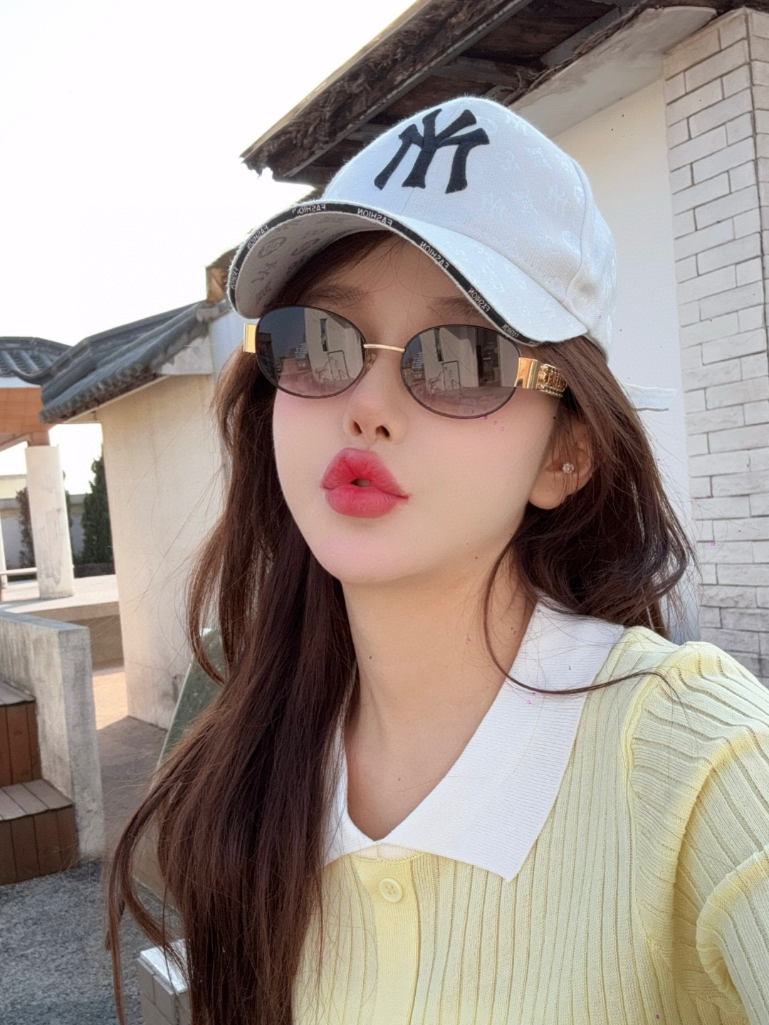 Vintage Oval Sunglasses Women’s Luxury Gold Chain Frame Eyewear