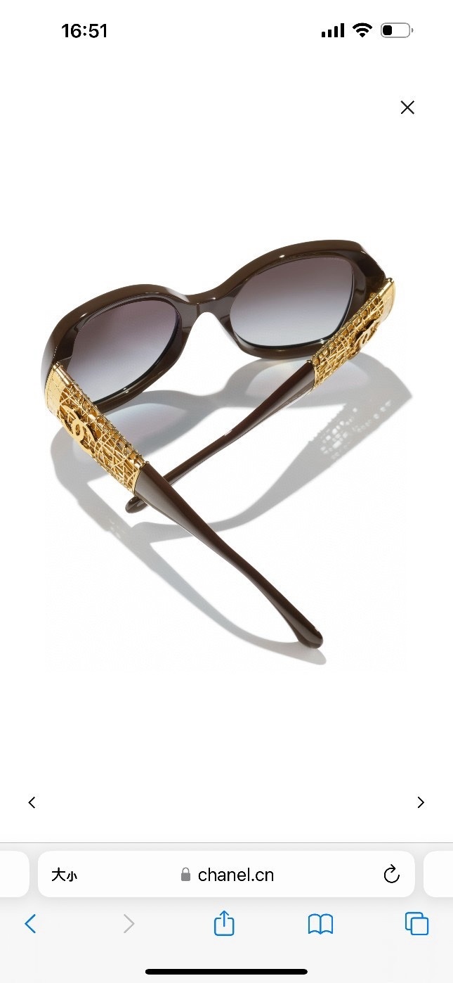 Chanel Luxury Square Sunglasses – Gold Lattice CC Logo Design