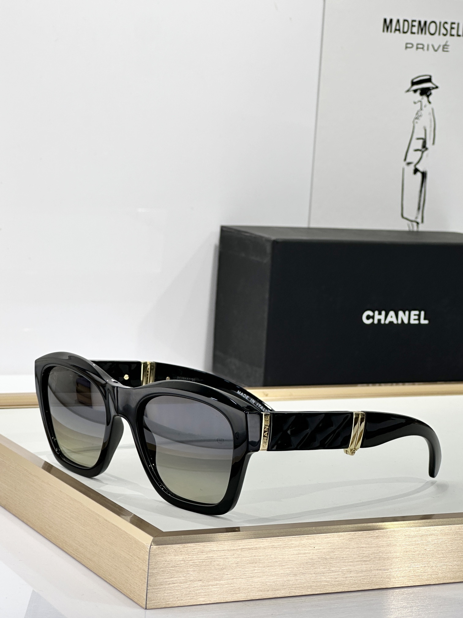 Chanel Foldable Square Sunglasses – Gray Acetate & Gradient Lenses