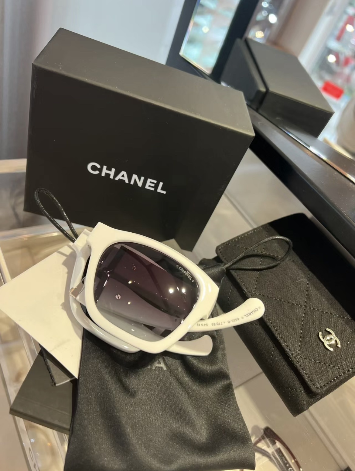 Chanel White Square Sunglasses with Quilted Case – Luxury Eyewear