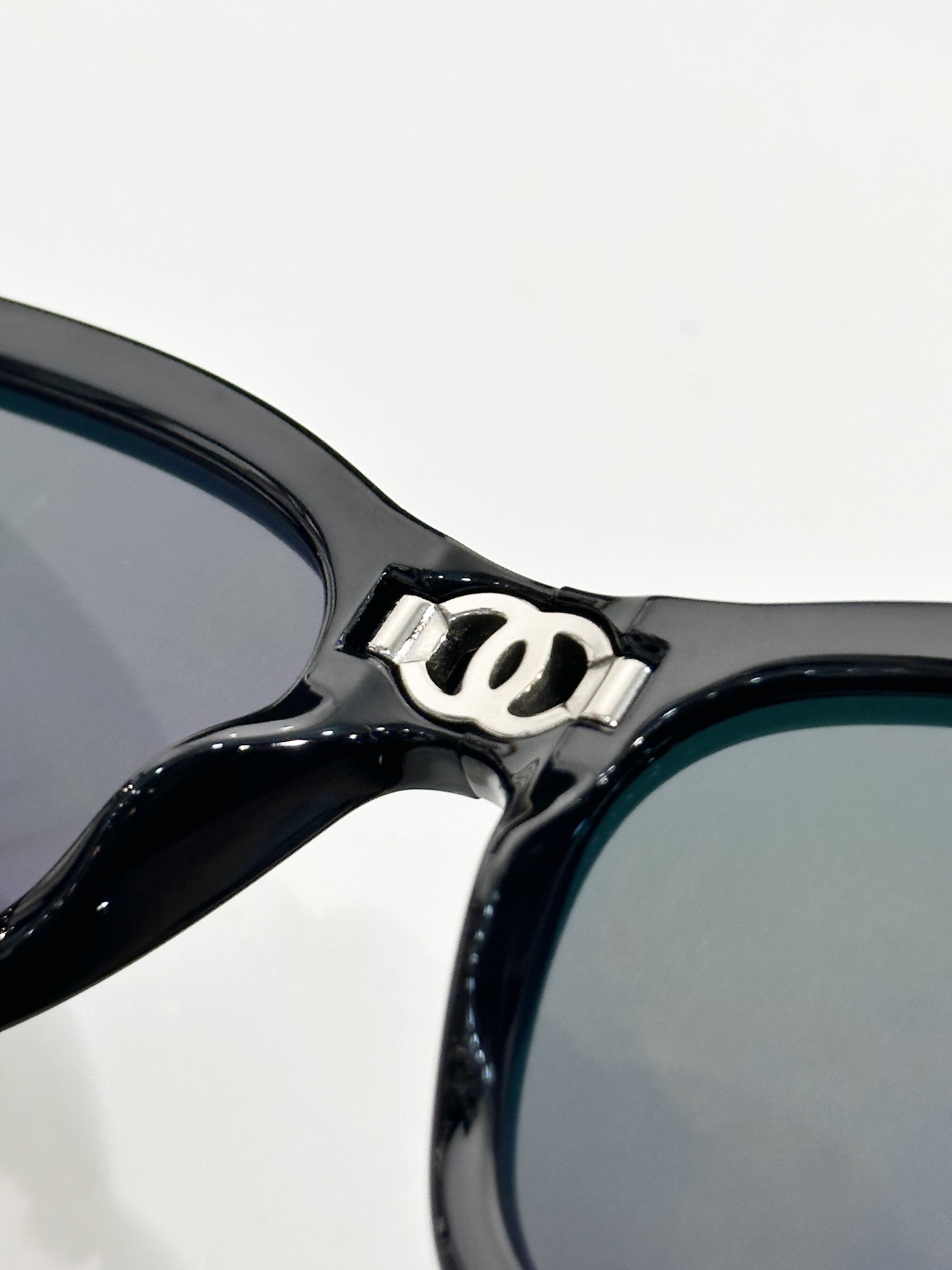 Chanel Black Acetate Square Folding Sunglasses – Polarized Gray