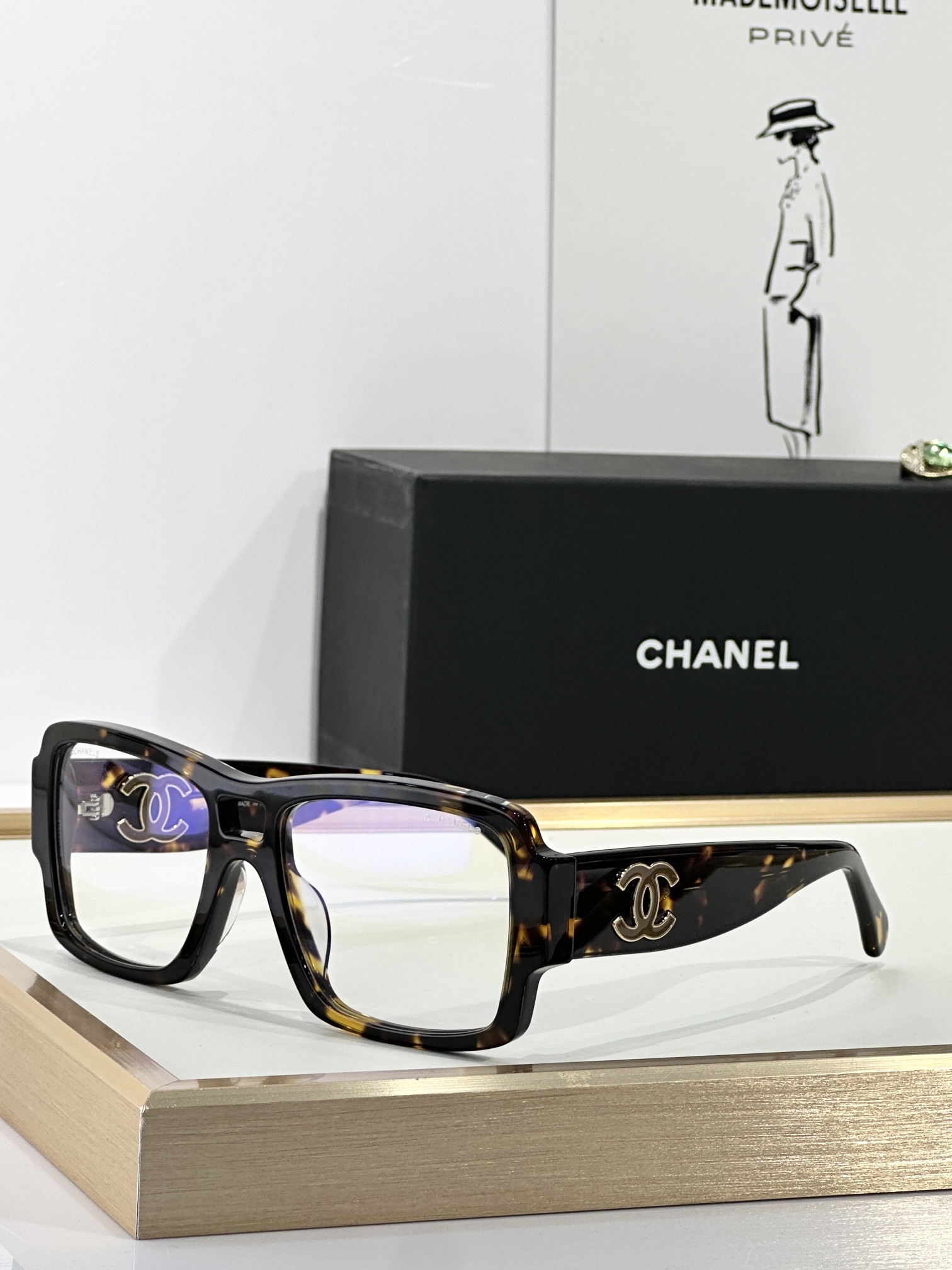 Chanel Tortoise Shell Optical Frames – Square Design