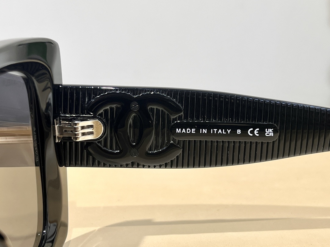 Chanel 5494 Black Square Sunglasses with Iconic CC Logo – 53mm