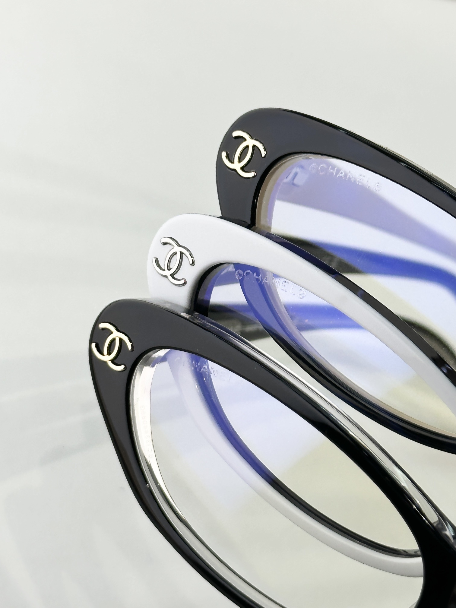Chanel Vintage Oval Eyeglass Frames with CC Logo – Luxury Eyewear
