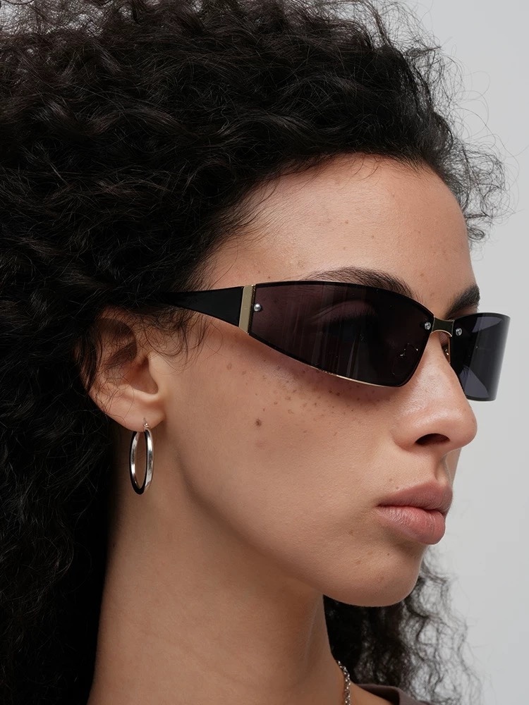 Sleek Black Rimless Sunglasses – Modern Style