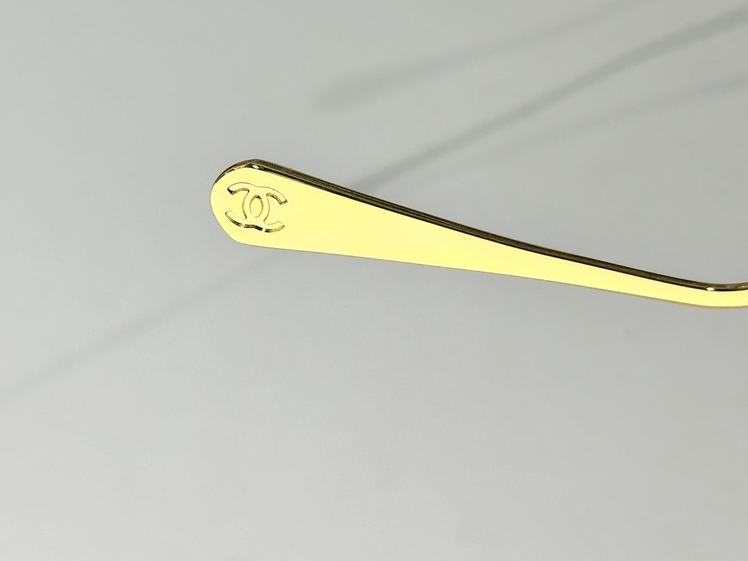 Chanel Luxury Rimless Butterfly Sunglasses – Gold & Gradient Blue