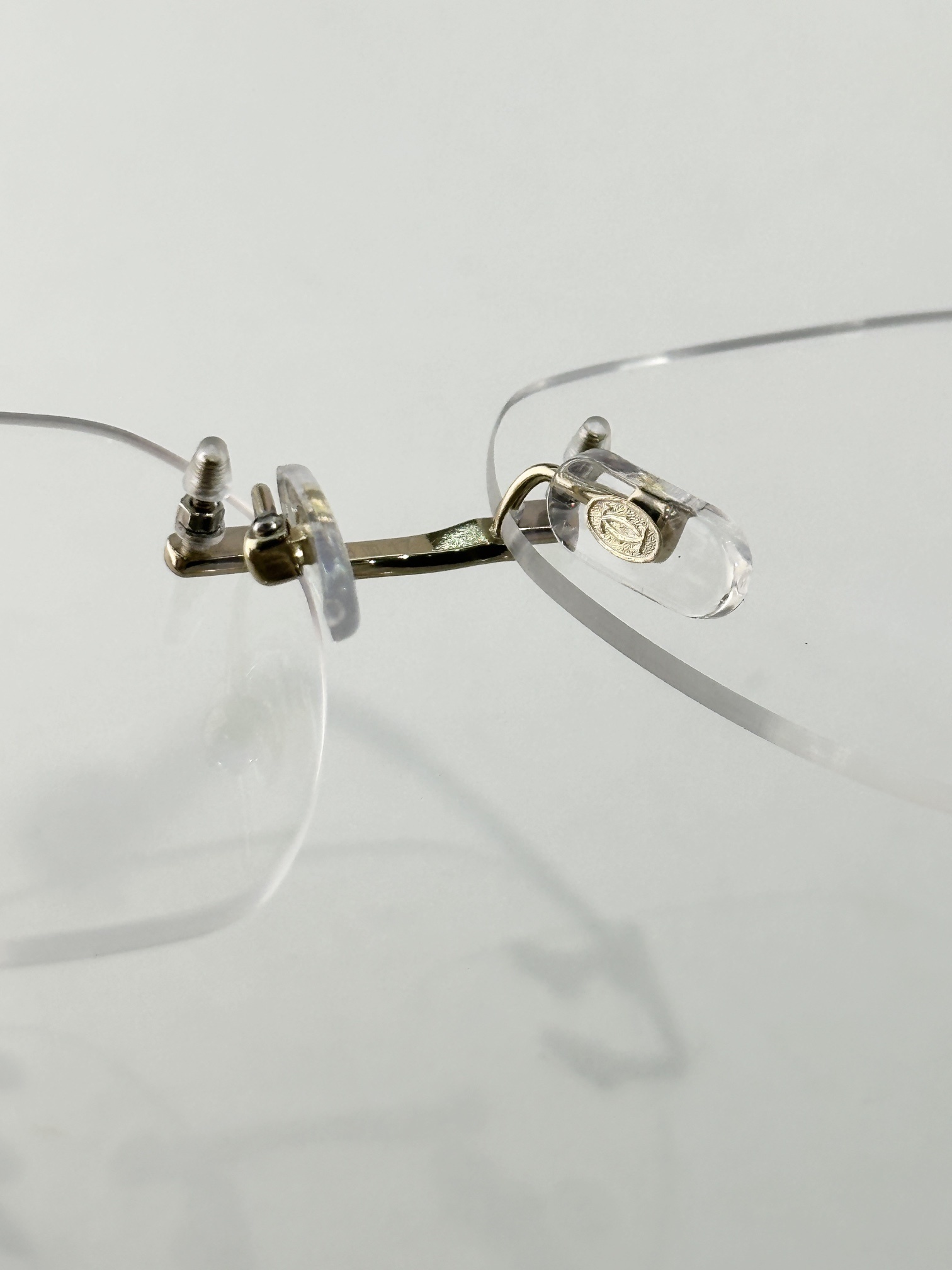 Luxury Cartier Rimless Eyeglasses – Elegant C Décor Gold Frames