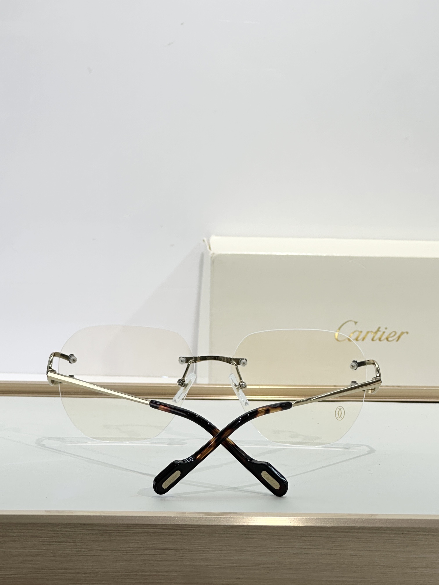 Luxury Cartier Rimless Eyeglasses – Elegant C Décor Gold Frames