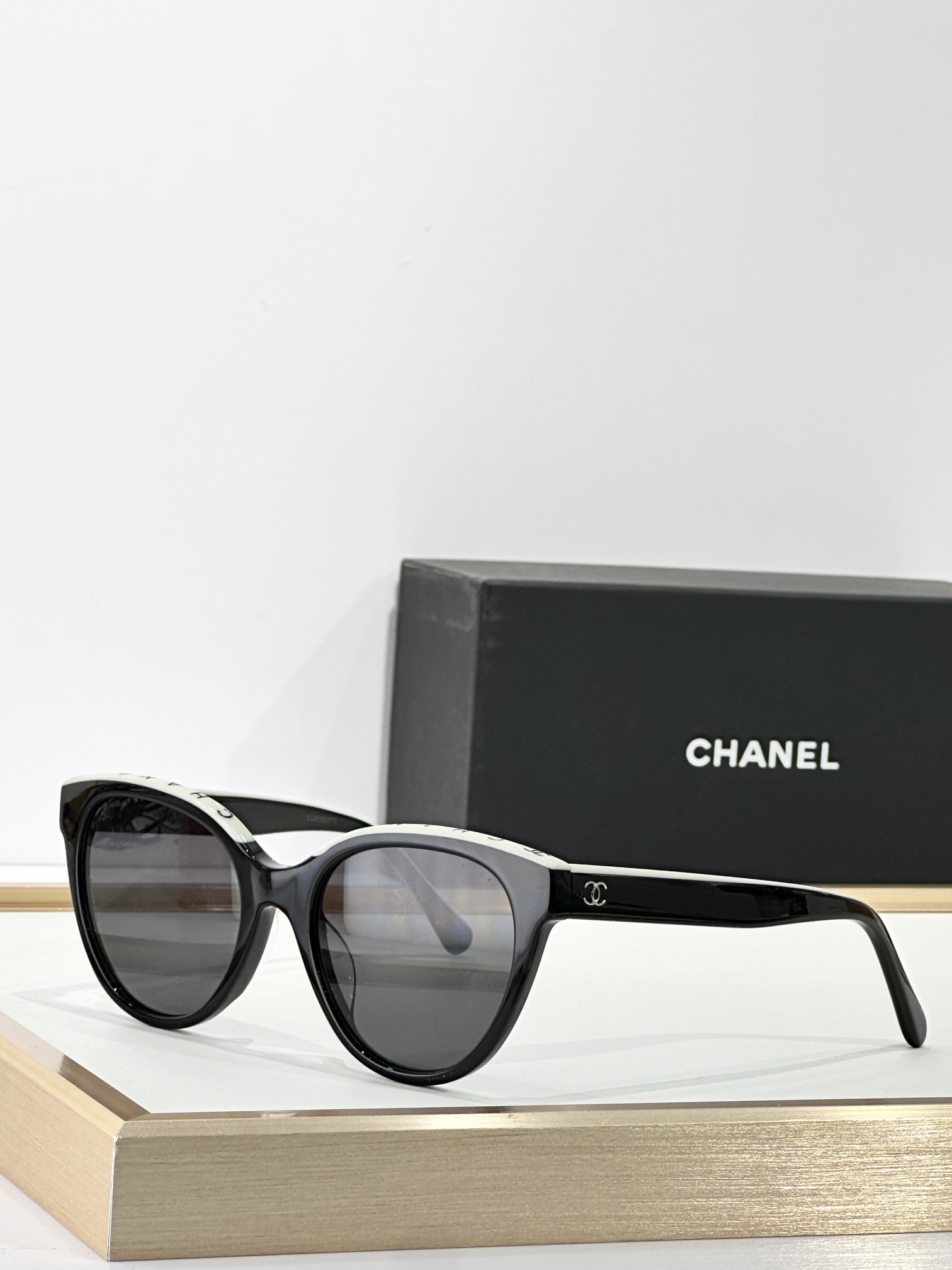 Chanel Luxury Cat Eye Sunglasses for Women – Elegant Designer Eyewear