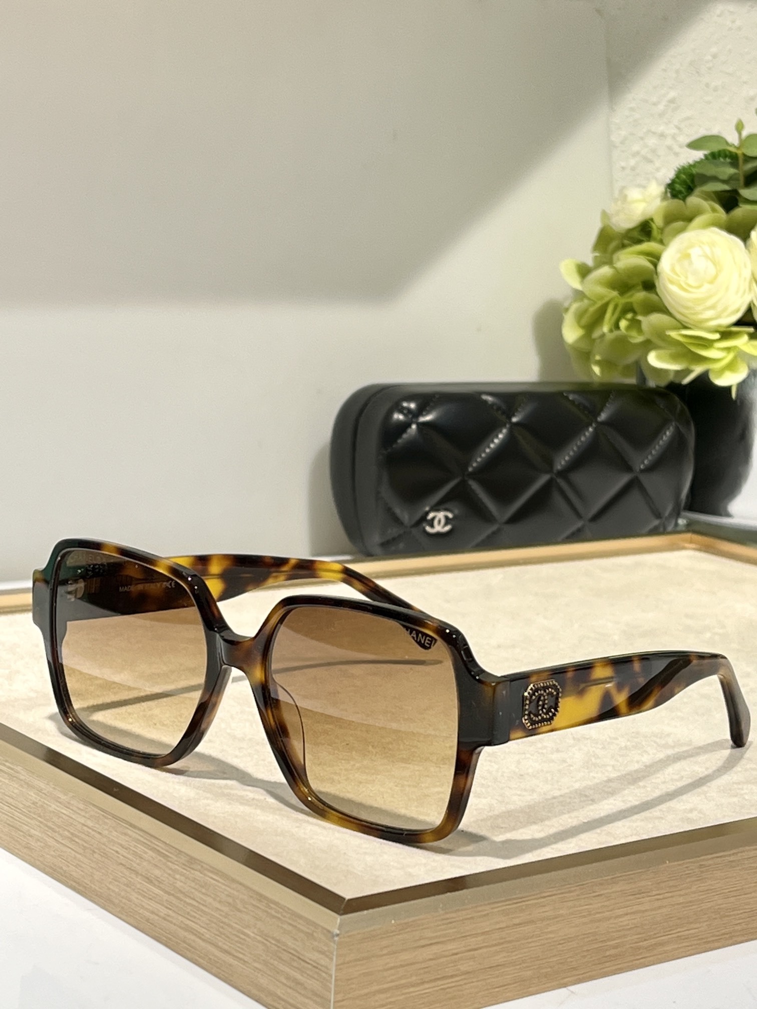 Chanel Oversized Square Sunglasses – Tortoise & Brown Gradient
