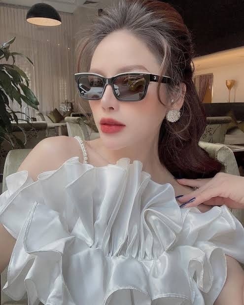 Chanel 5417 Square Sunglasses – Black & Ivory Luxury Eyewear