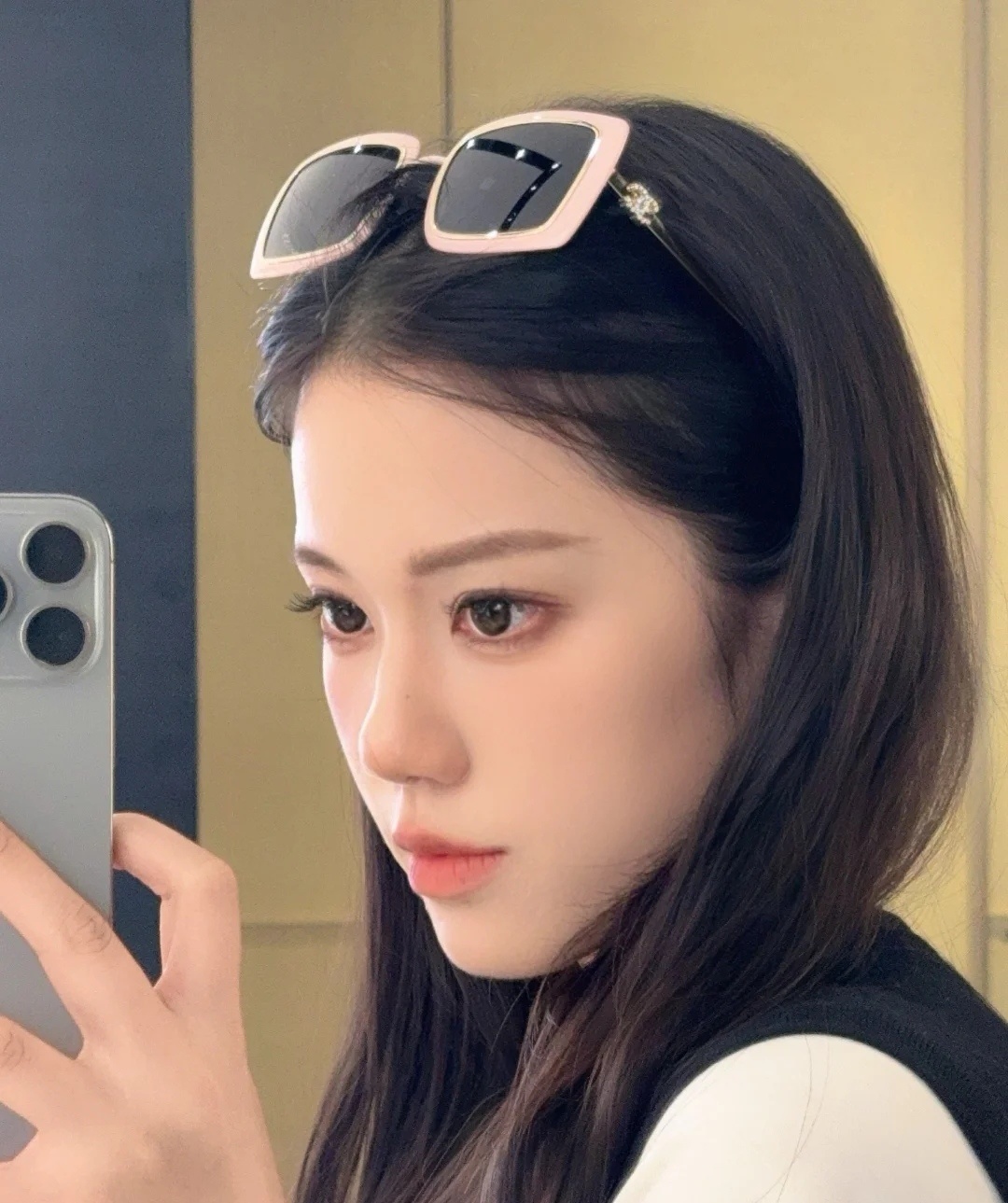 Luxury Pink Square Sunglasses for Women – Trendy UV Protection