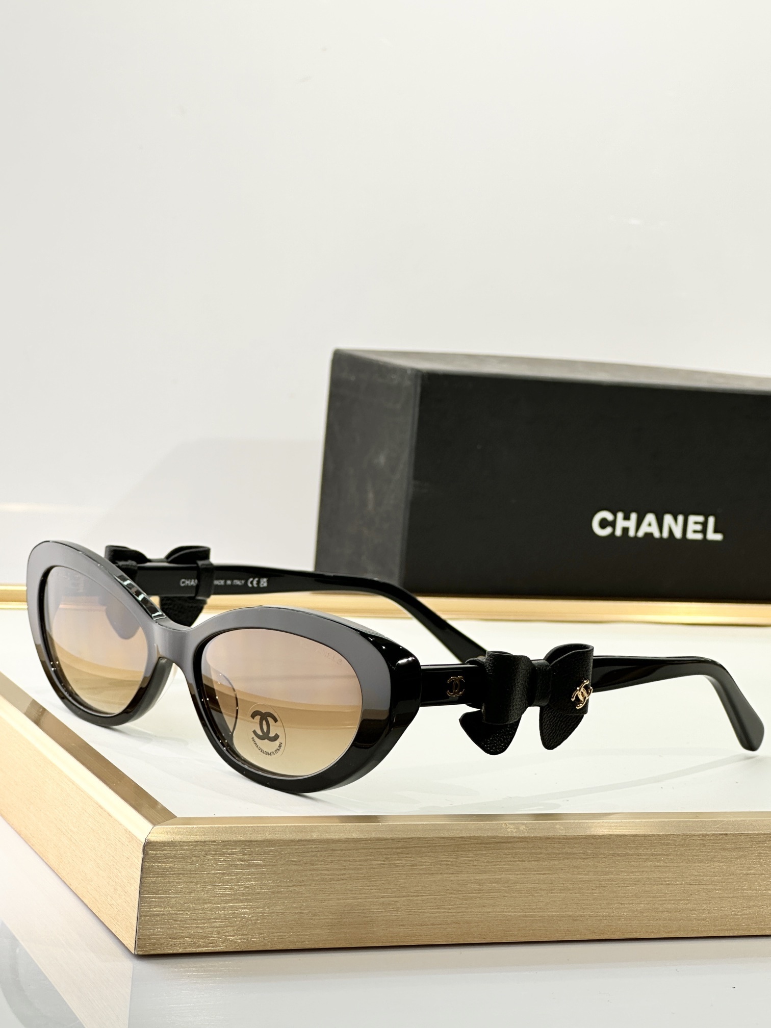 Chanel Black Bow Sunglasses – Oval Frame