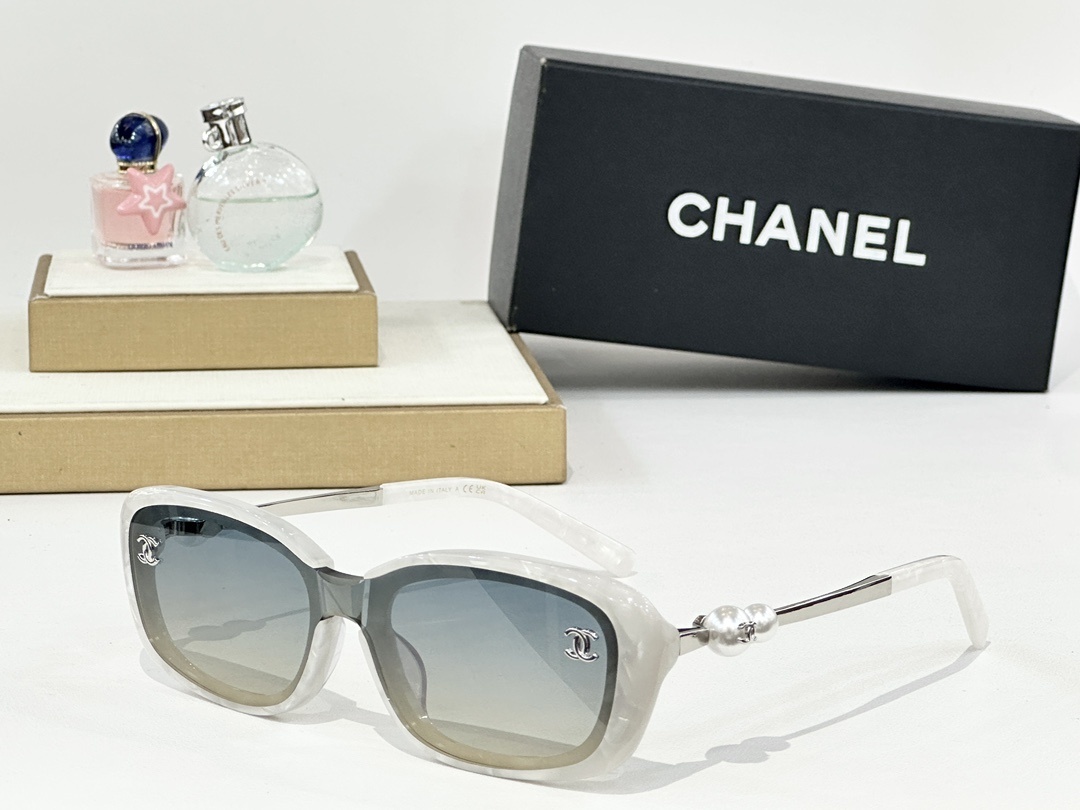 Chanel Pearl Square Sunglasses Gradient – Chanel Pearl Accent Square