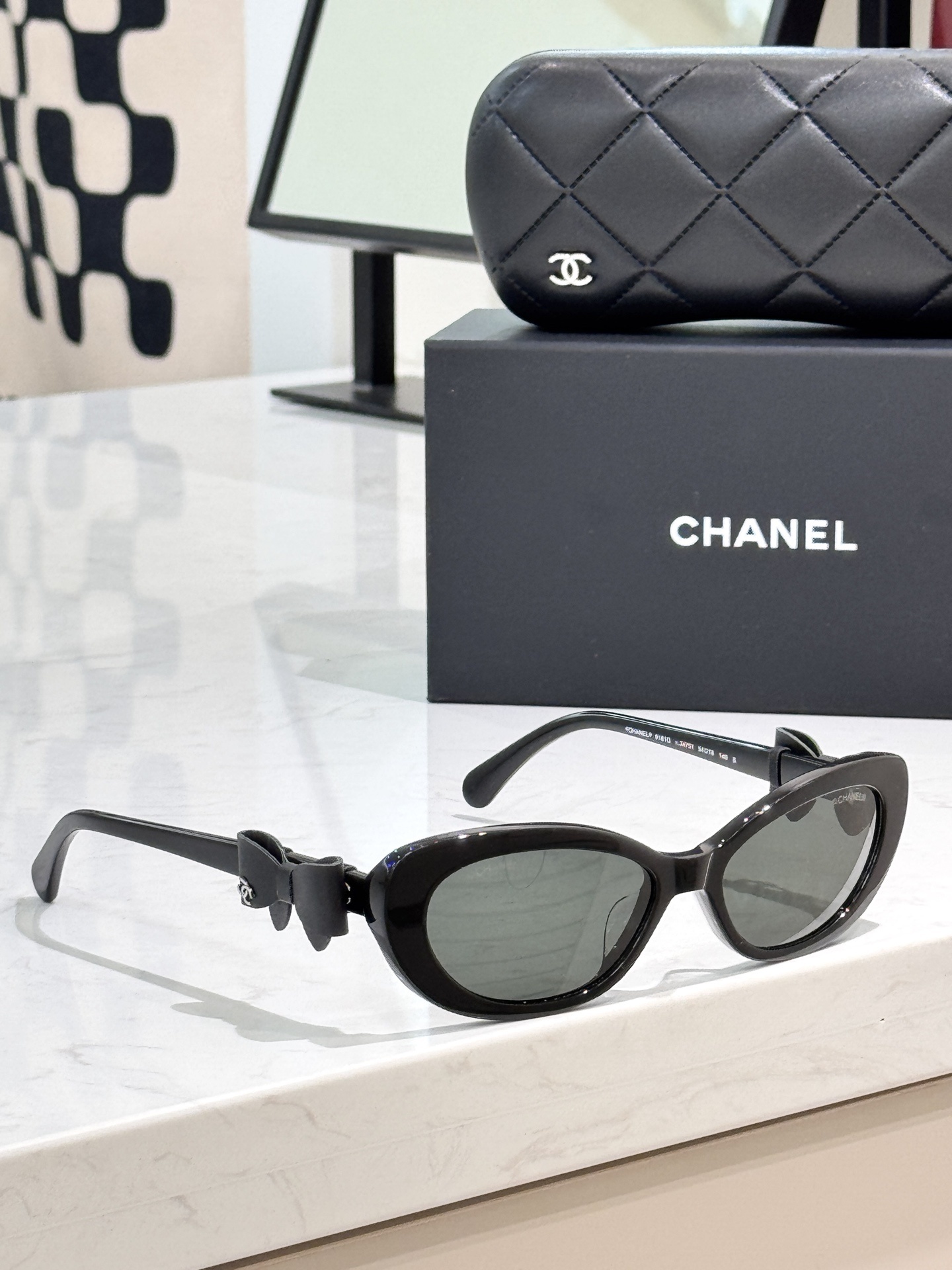 Chanel Black Bow Sunglasses – Chanel Black Bow Accent Sunglasses