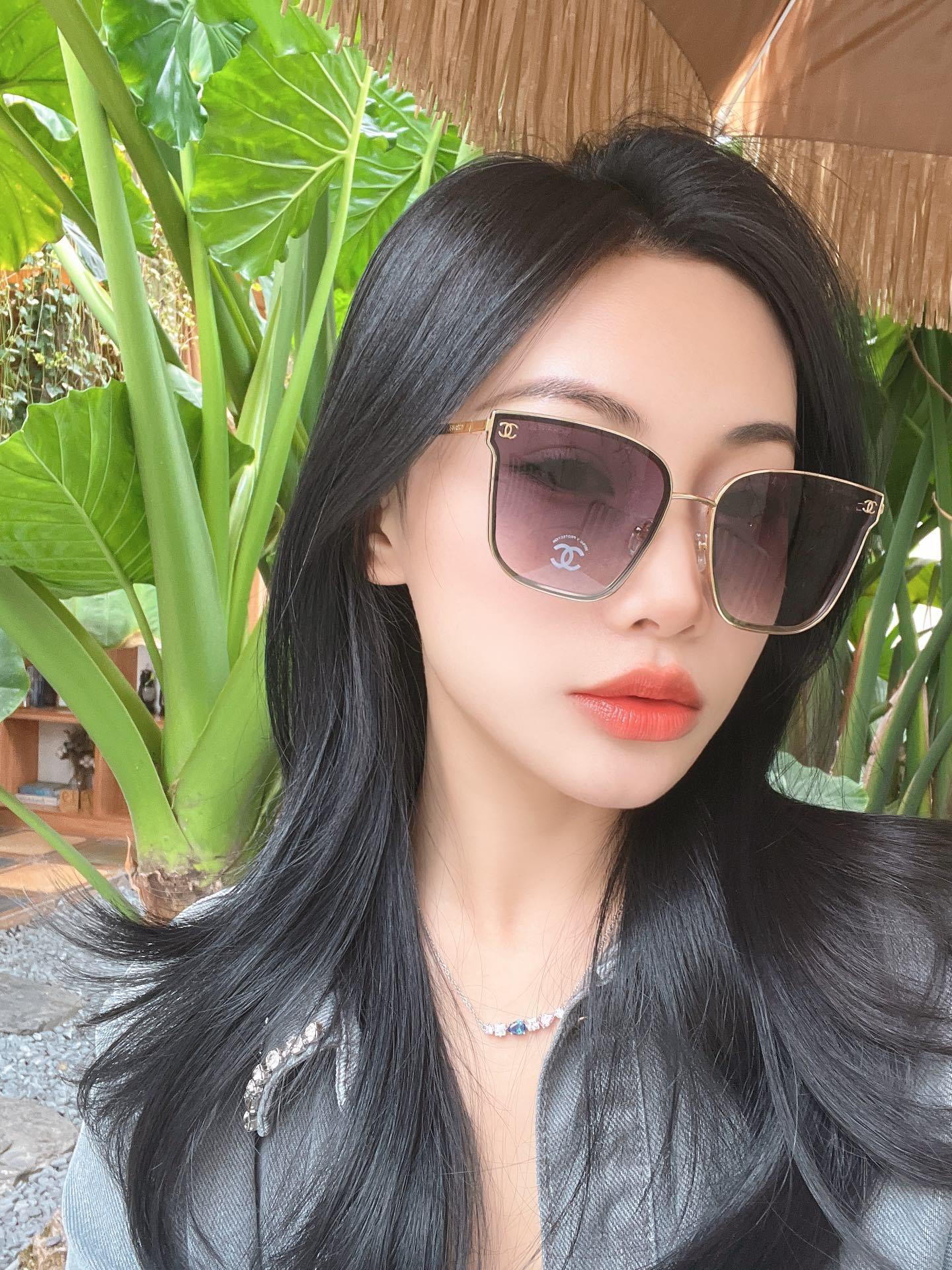 Luxury Oversized Square Sunglasses with Elegant Gradient Lenses