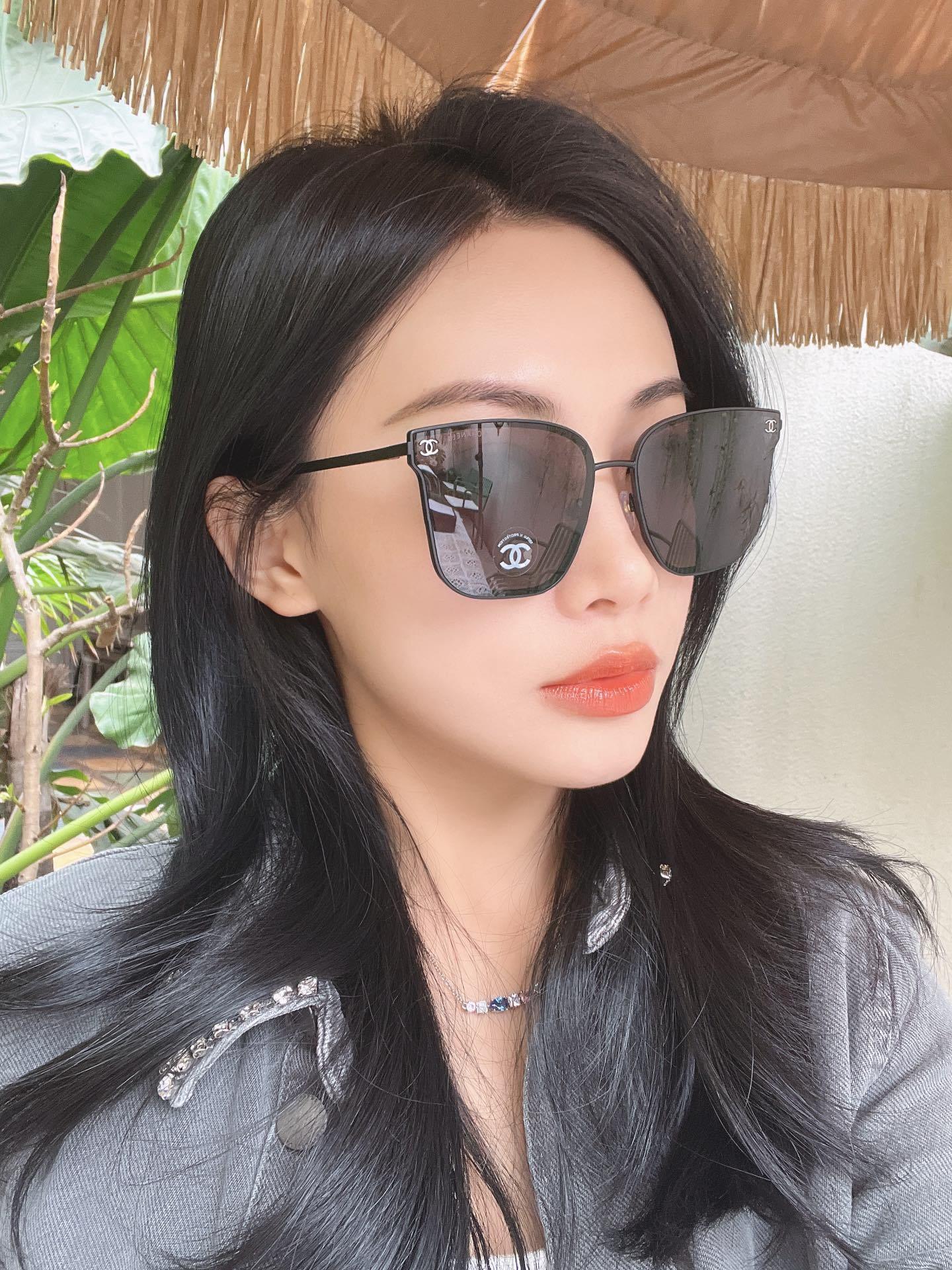 Luxury Oversized Square Sunglasses with Elegant Gradient Lenses