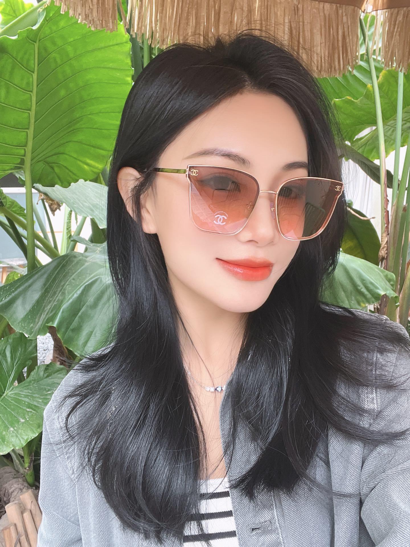 Luxury Oversized Square Sunglasses with Elegant Gradient Lenses