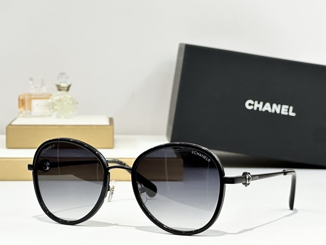 Chanel Round Black Gradient Sunglasses – Chic & Timeless