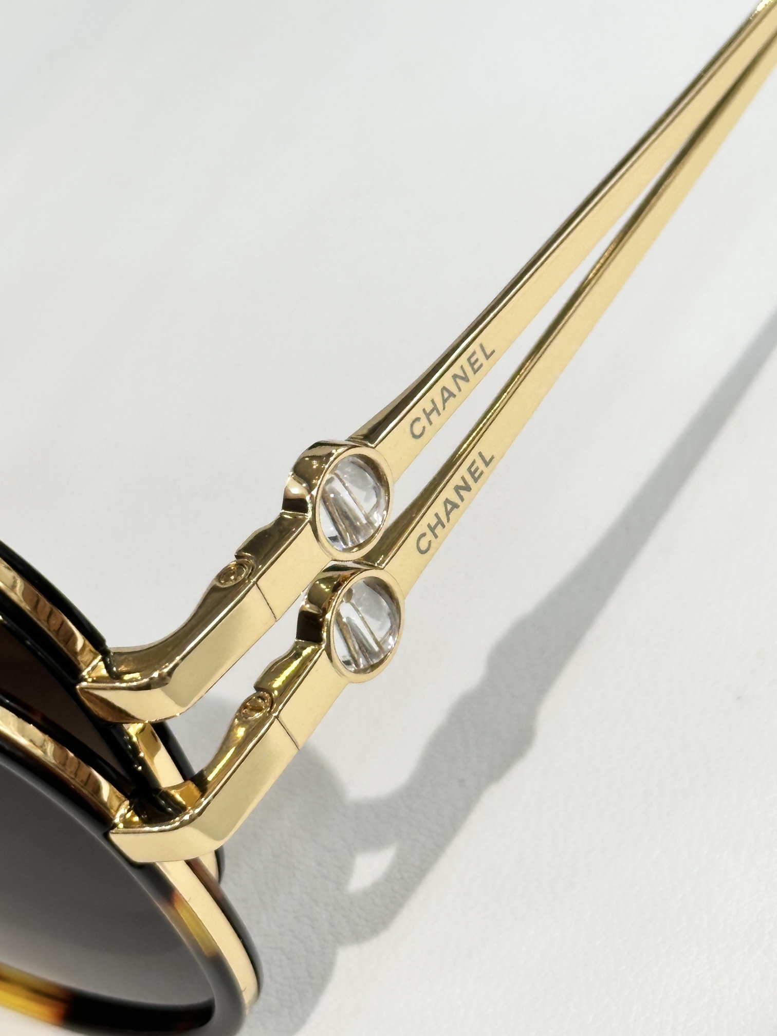 Chanel Women’s Round Sunglasses – Elegant Gradient Lens Eyewear