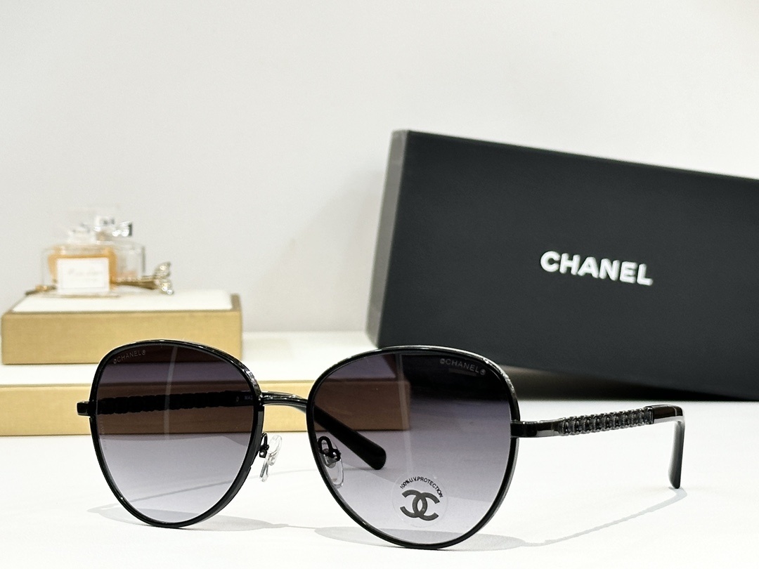 Chanel Women’s Butterfly Sunglasses – Luxury Gradient Lenses