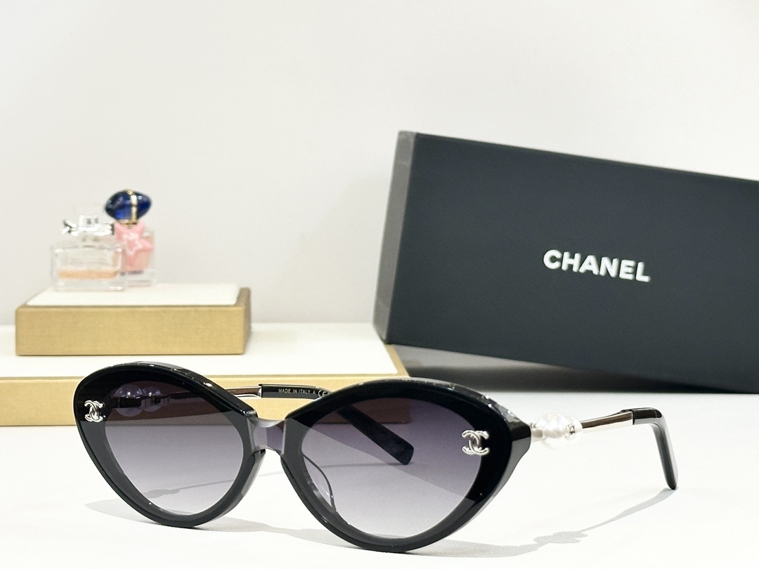 Chanel Black Cat-Eye Pearl Sunglasses – Chanel Black Cat-Eye