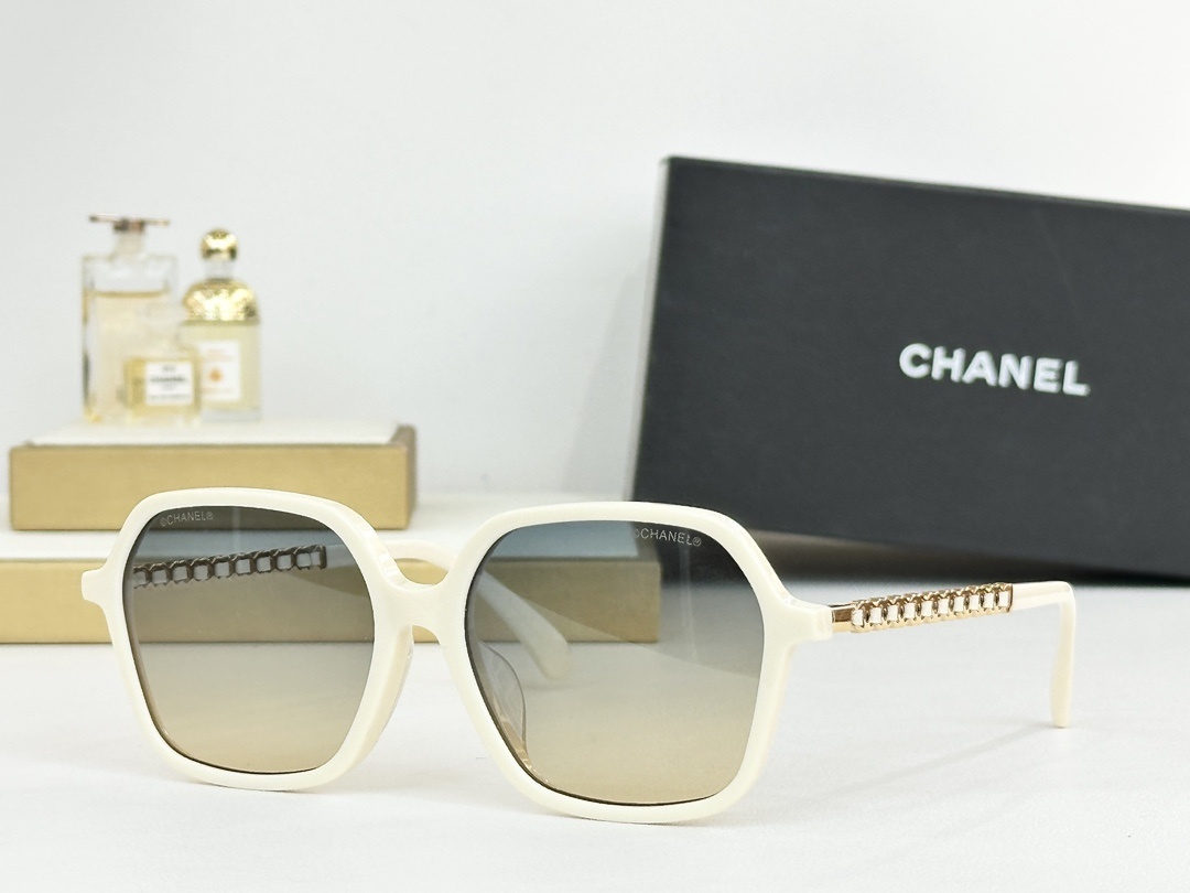 Chanel Ivory Octagon Sunglasses – Gold Chain Detail