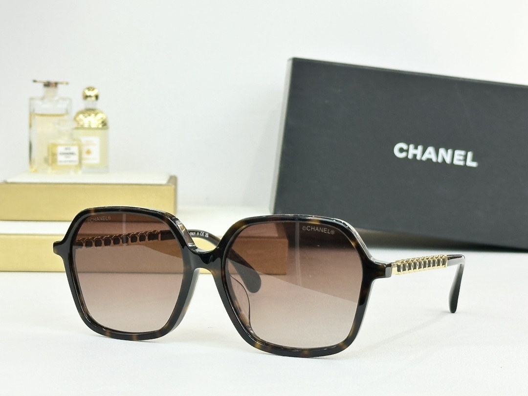 Chanel Luxury Oversized Square Sunglasses – Elegant Chain Temples
