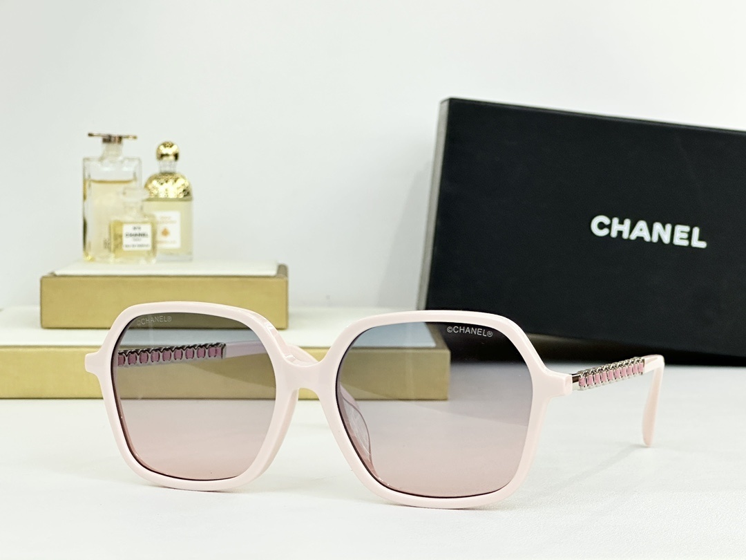 Chanel Luxury Oversized Square Sunglasses – Elegant Chain Temples
