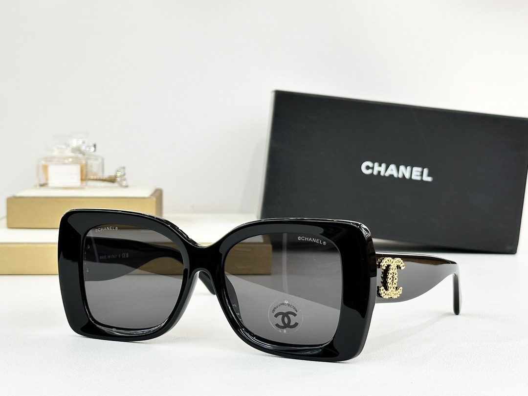 Chanel Oversized Square Sunglasses with CC Logo – Premium Eyewear