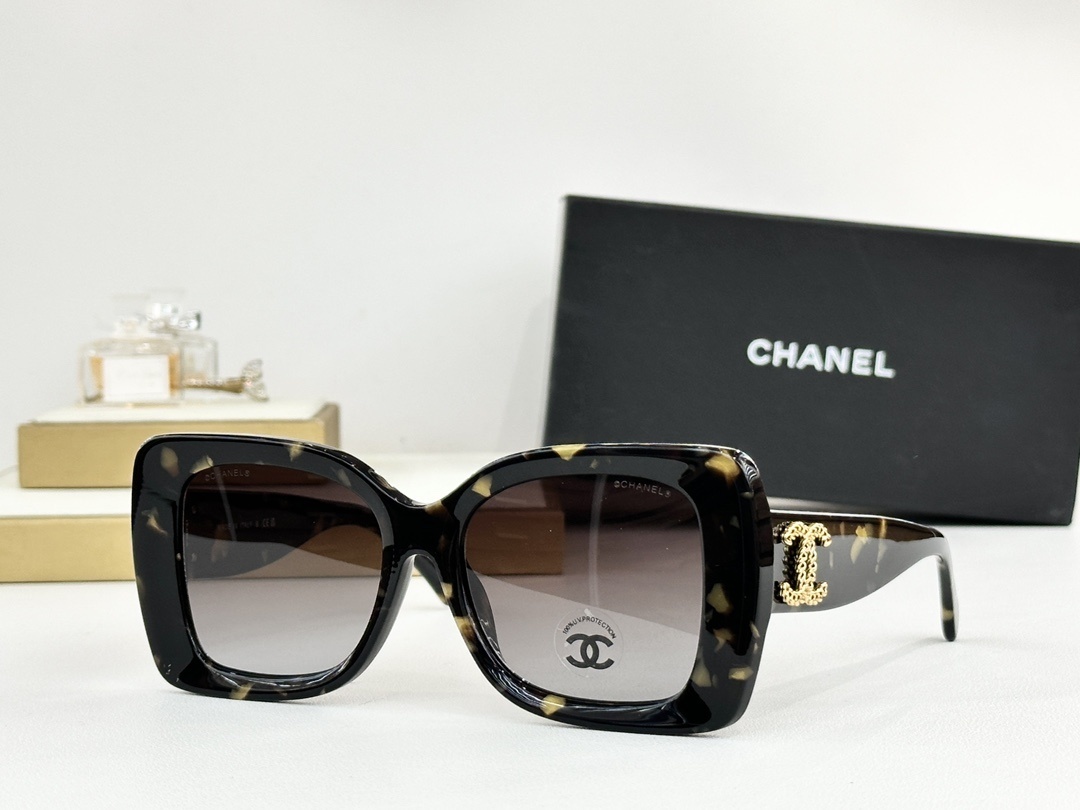Chanel Oversized Square Sunglasses with CC Logo – Premium Eyewear