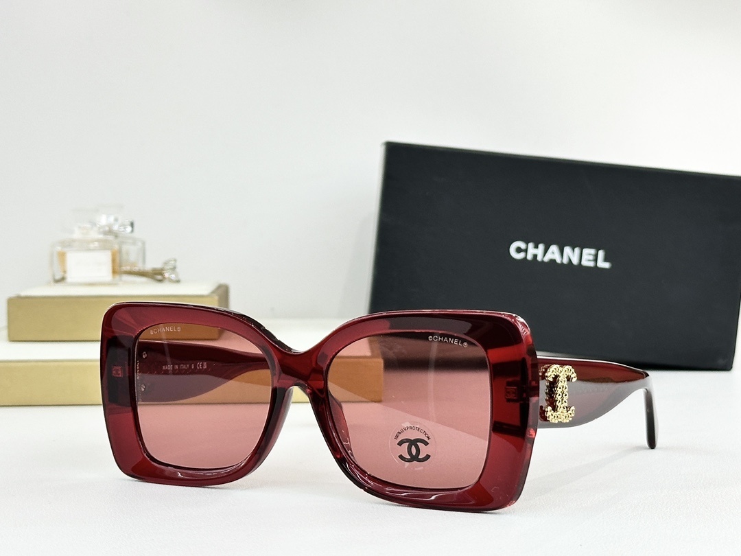 Chanel Oversized Square Sunglasses with CC Logo – Premium Eyewear