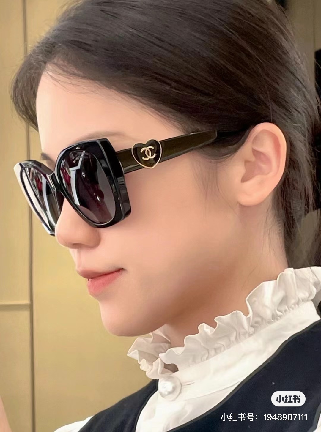 Luxury Heart Detail Square Sunglasses for Women – Elegant Black