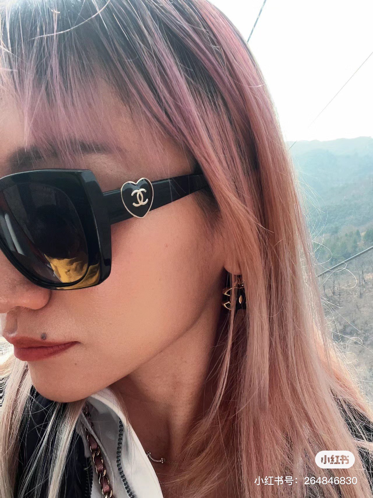 Luxury Heart Detail Square Sunglasses for Women – Elegant Black