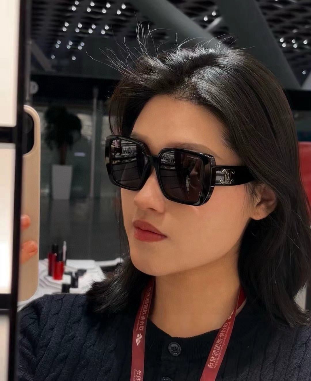 Luxury Oversized Square Sunglasses for Women – Elegant Black CC Design