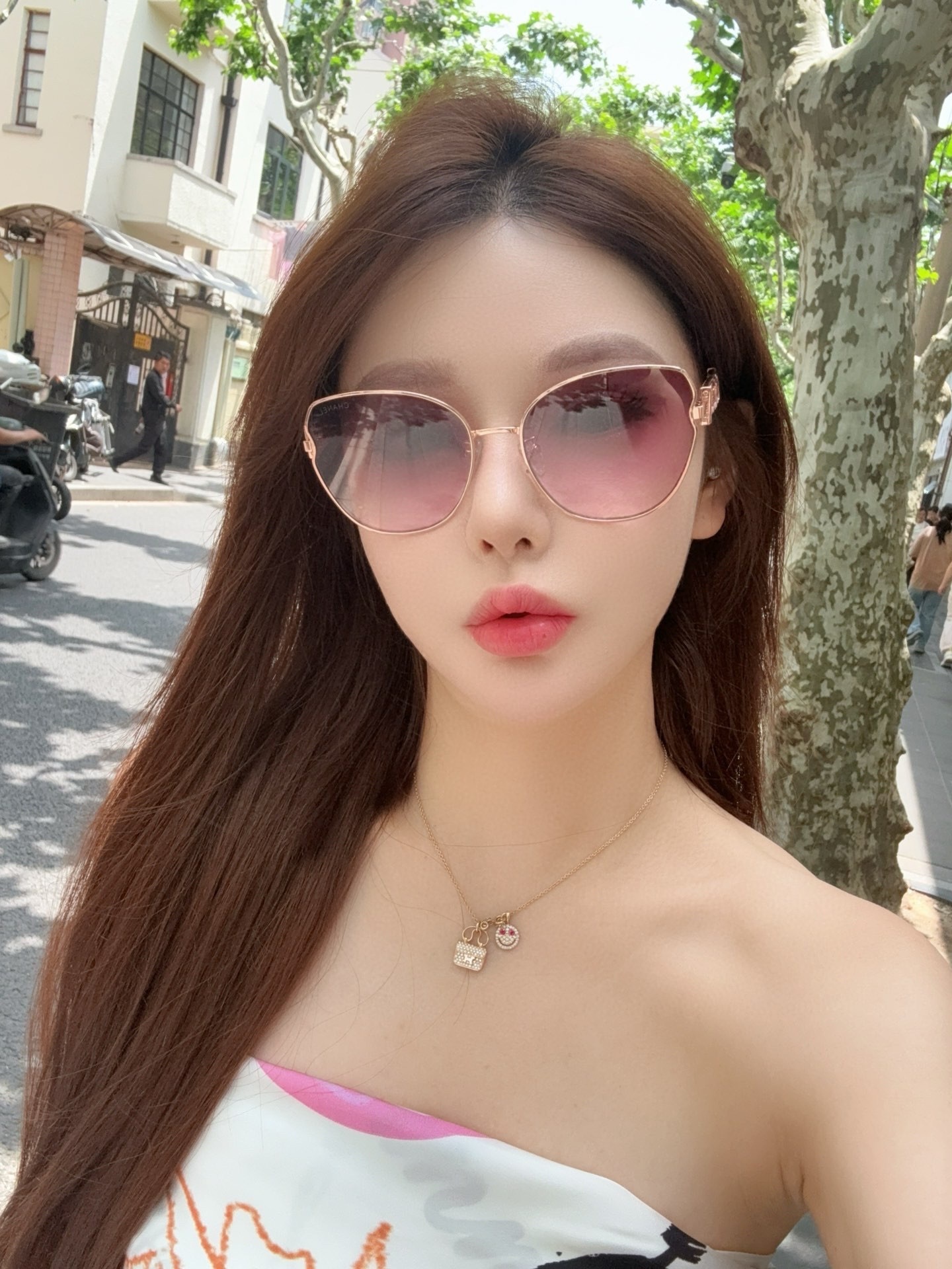 Luxury Women’s Oversized Cat-Eye Sunglasses with Gradient Lenses