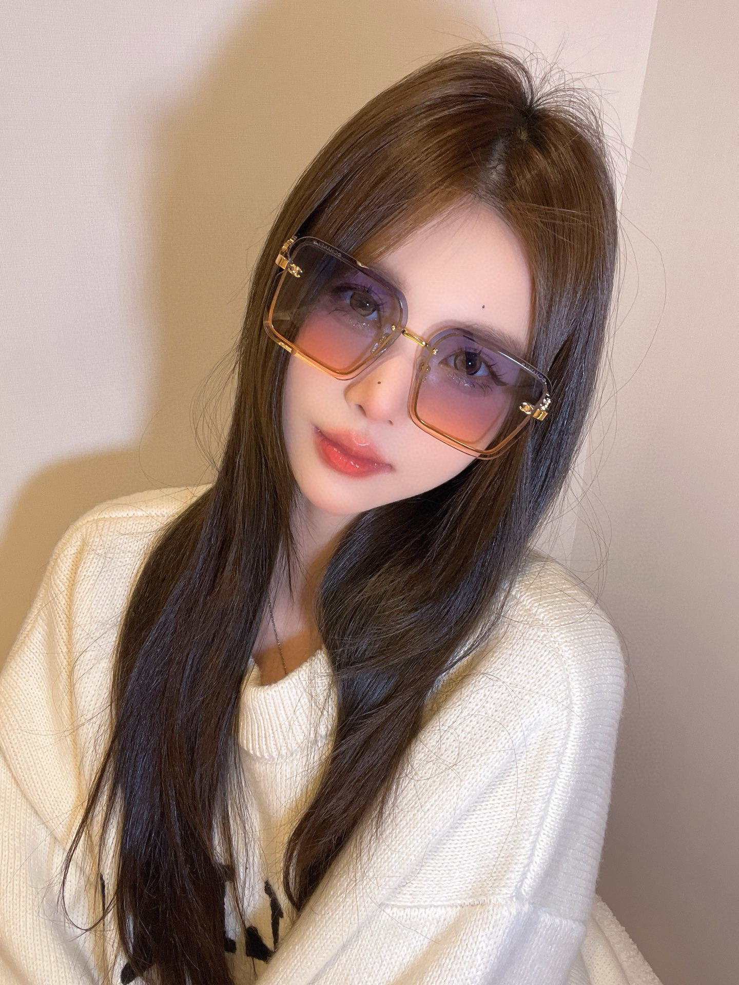 Luxury Women’s Oversized Square Gradient Sunglasses – Gold Details