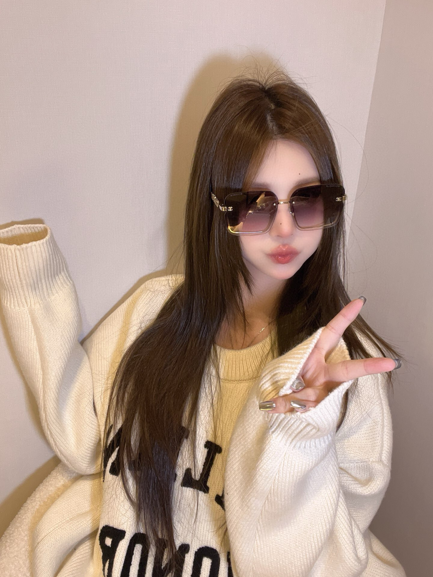 Luxury Women’s Oversized Square Gradient Sunglasses – Gold Details