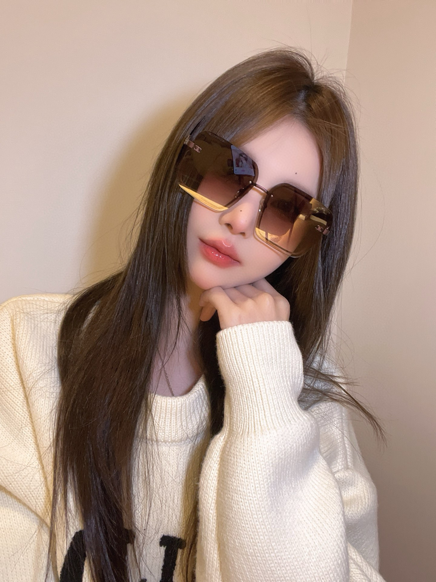 Luxury Women’s Oversized Square Gradient Sunglasses – Gold Details