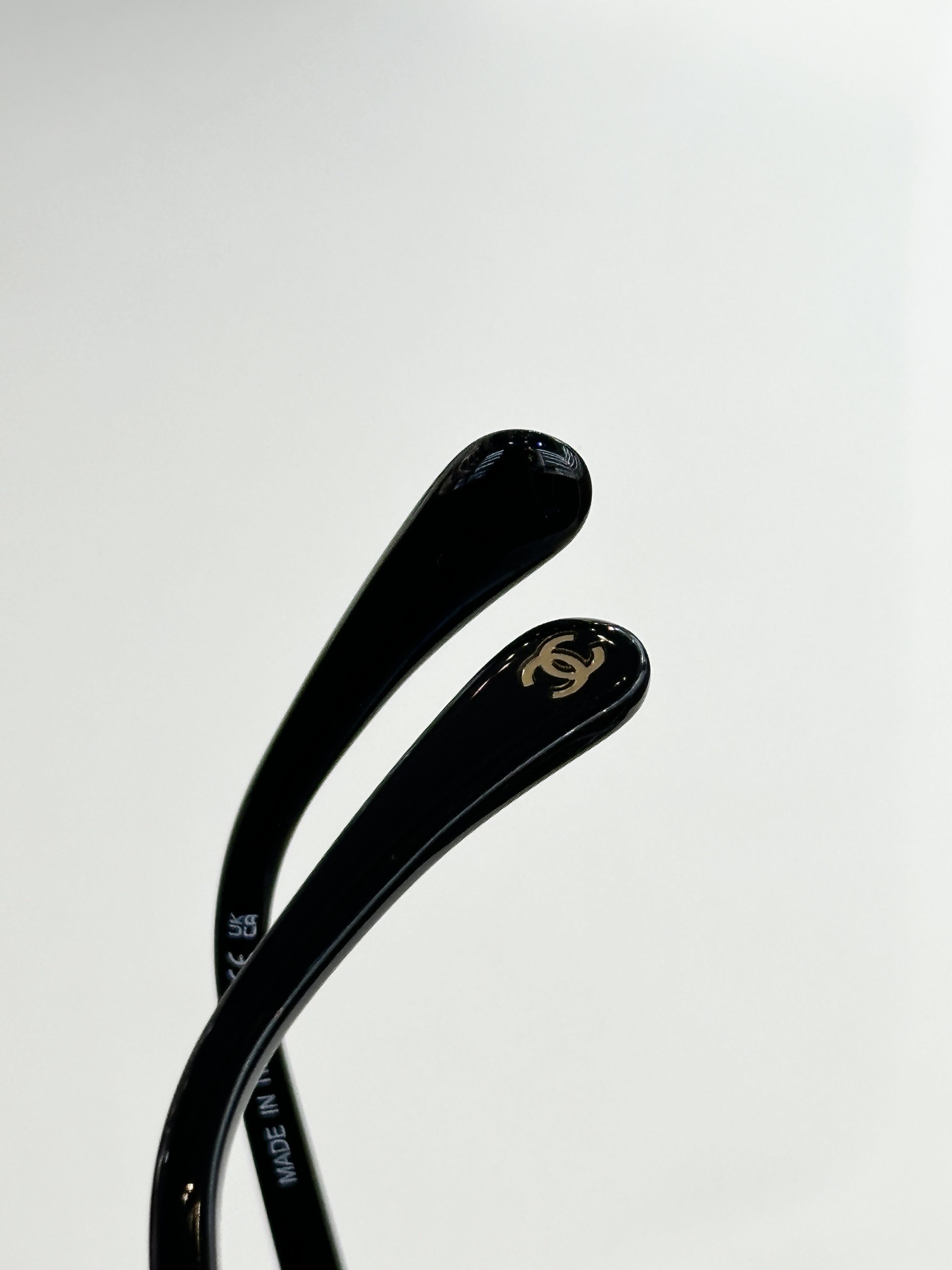 Chanel Luxury Round Metal Optical Frames for Women – Elegant Design