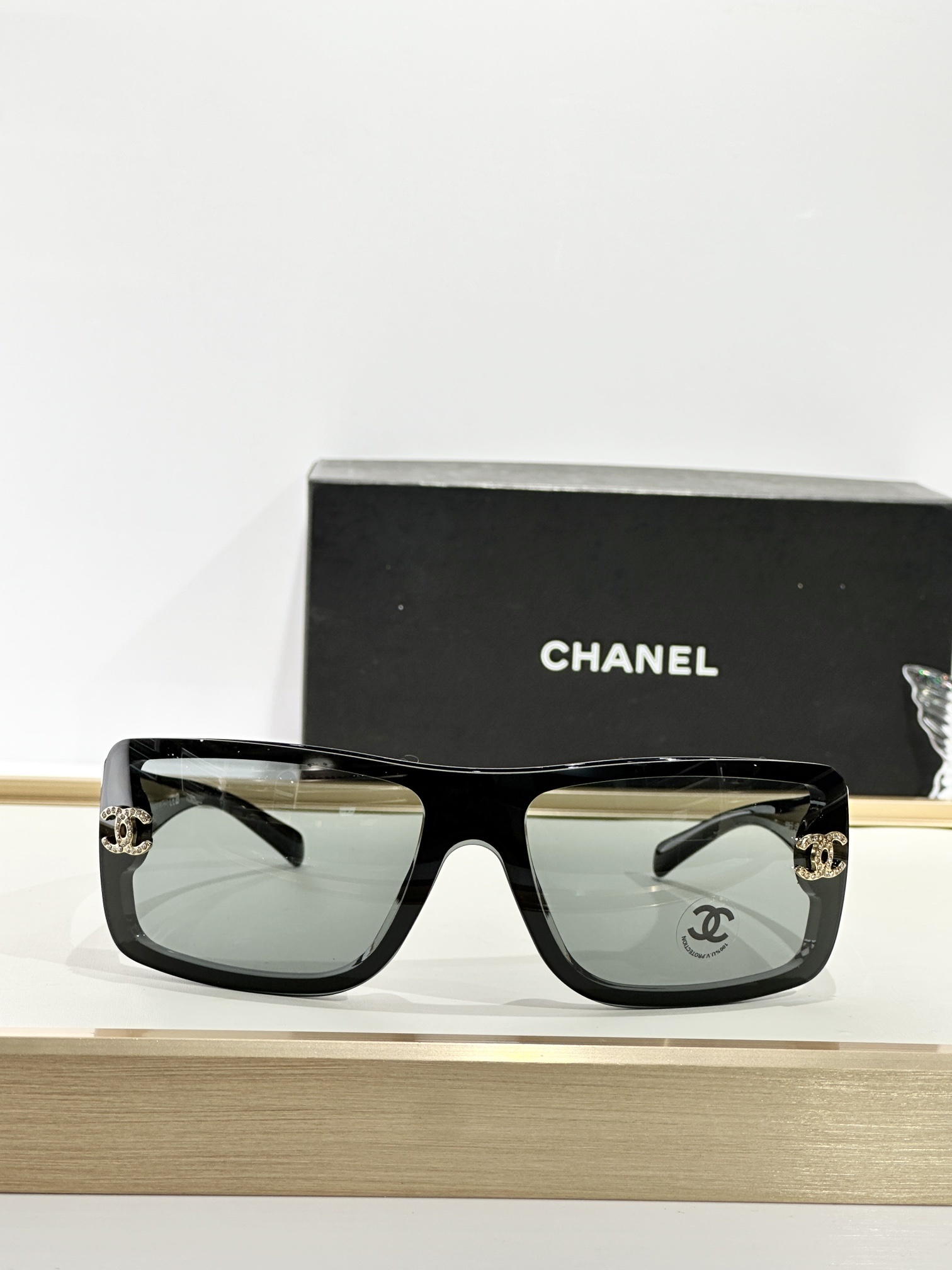 Chanel Vintage Y2K Shield Sunglasses with Crystal CC Logo – Black