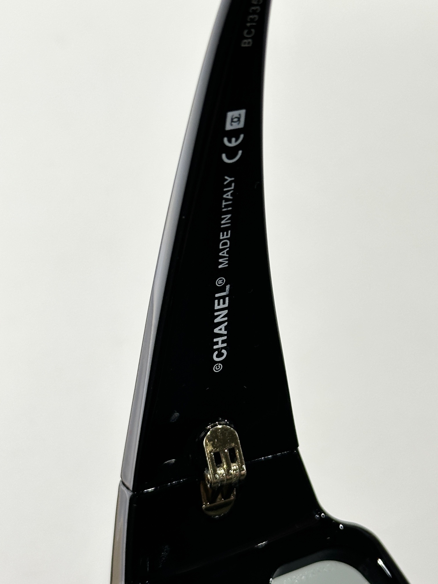 Chanel Vintage Y2K Shield Sunglasses with Crystal CC Logo – Black