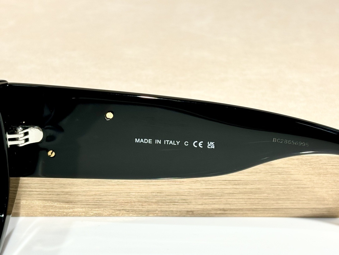 Chanel Black Butterfly Sunglasses with Signature CC Logo – Luxury