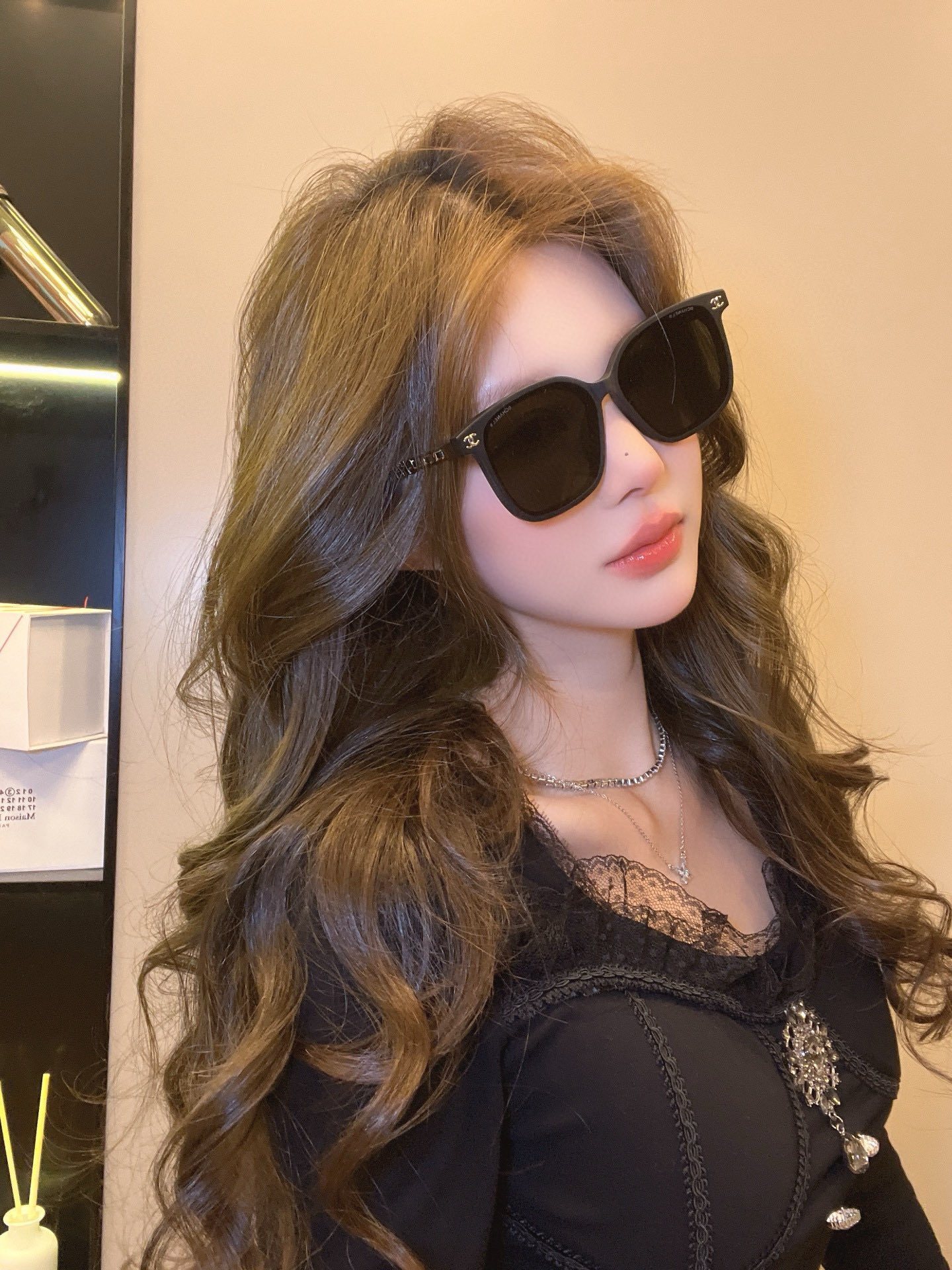 Luxury Oversized Square Sunglasses for Women – UV400 Protection