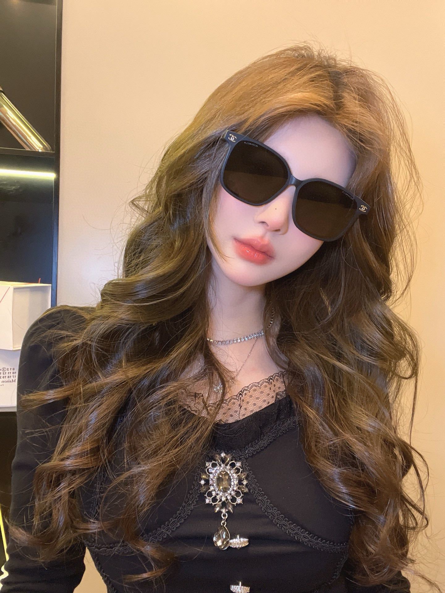 Luxury Oversized Square Sunglasses for Women – UV400 Protection